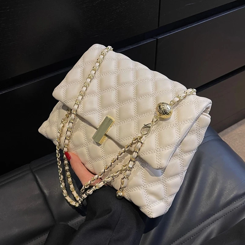 Quilted Small PU Leather Chain Crossbody Shoulder Side Bags For Women 2022 Kawaii Summer Shoulder Handbags and Purses Travel
Quilted Small PU Leather Chain Crossbody Shoulder Side Bags For Women 2022 Kawaii Summer Shoulder Handbags and Purses Travel
