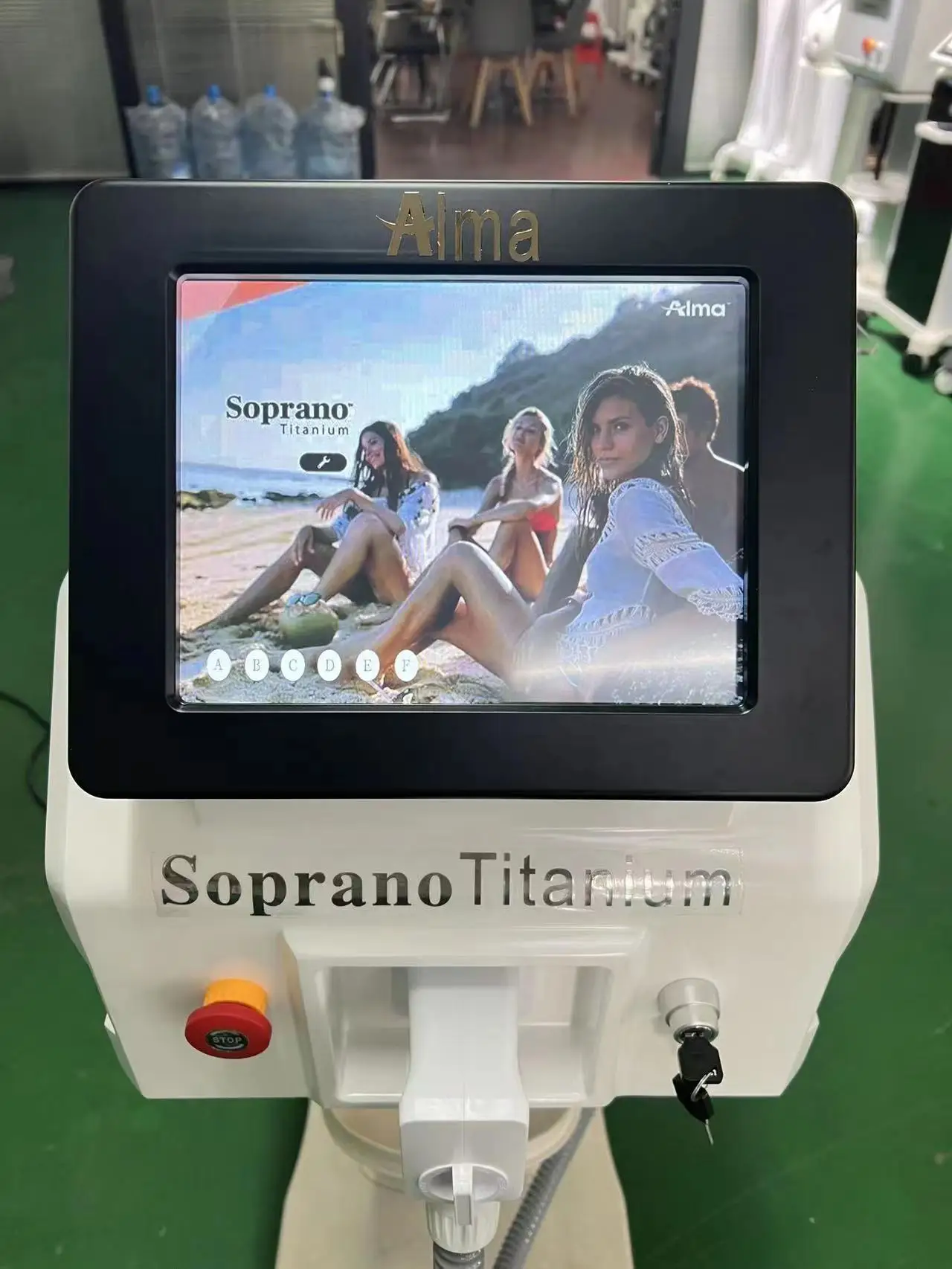 Portable Professional 808nm 1600W Titanium ice Painless Permanent Hair Removal Face Lifting Skin Whitening Machine
Portable Professional 808nm 1600W Titanium ice Painless Permanent Hair Removal Face Lifting Skin Whitening Machine