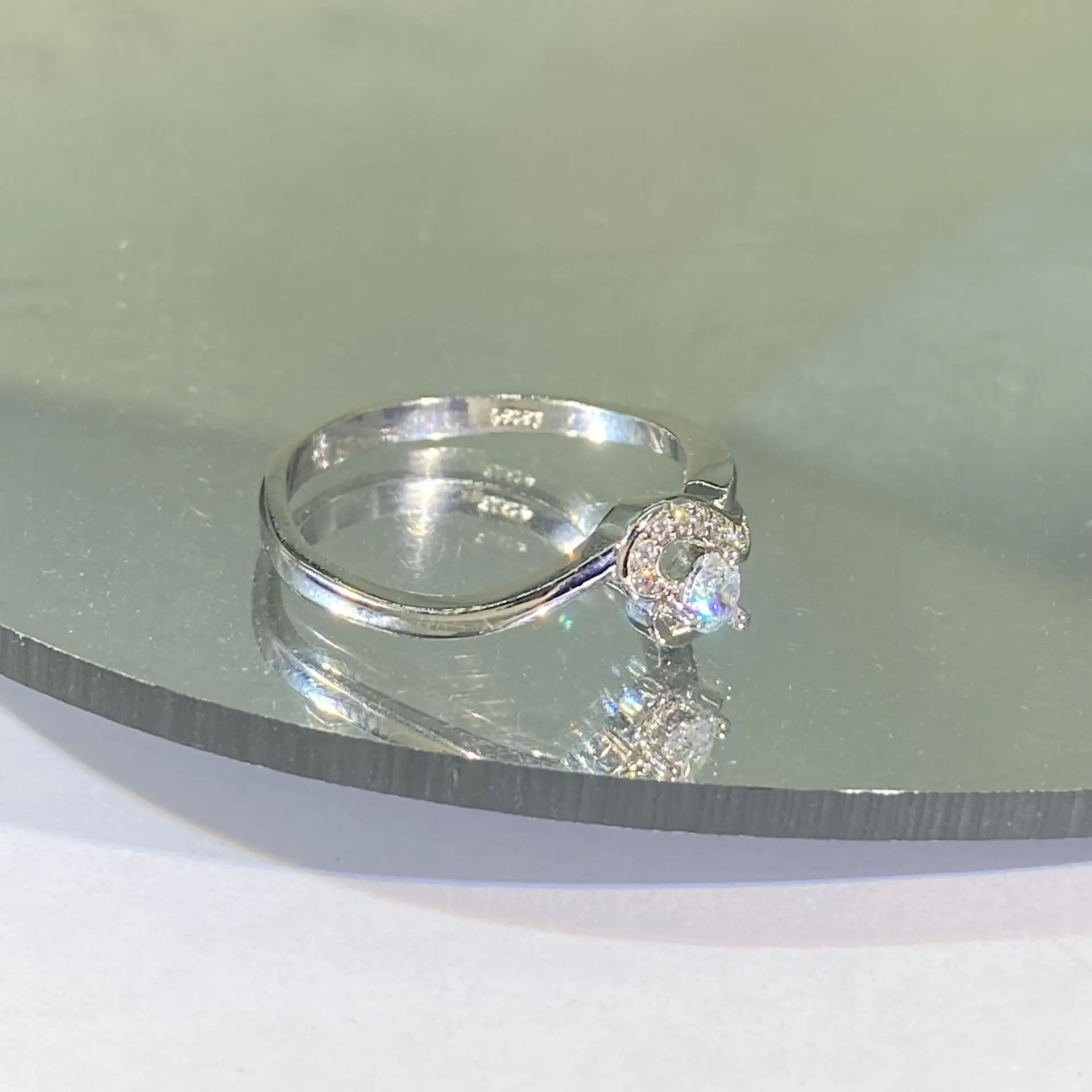 100% 925 Sterling Silver Natural Diamond Ring for Women Anillos De Wedding Bands Origin Diamond Gemstone Jewelry Rings Box
100% 925 Sterling Silver Natural Diamond Ring for Women Anillos De Wedding Bands Origin Diamond Gemstone Jewelry Rings Box