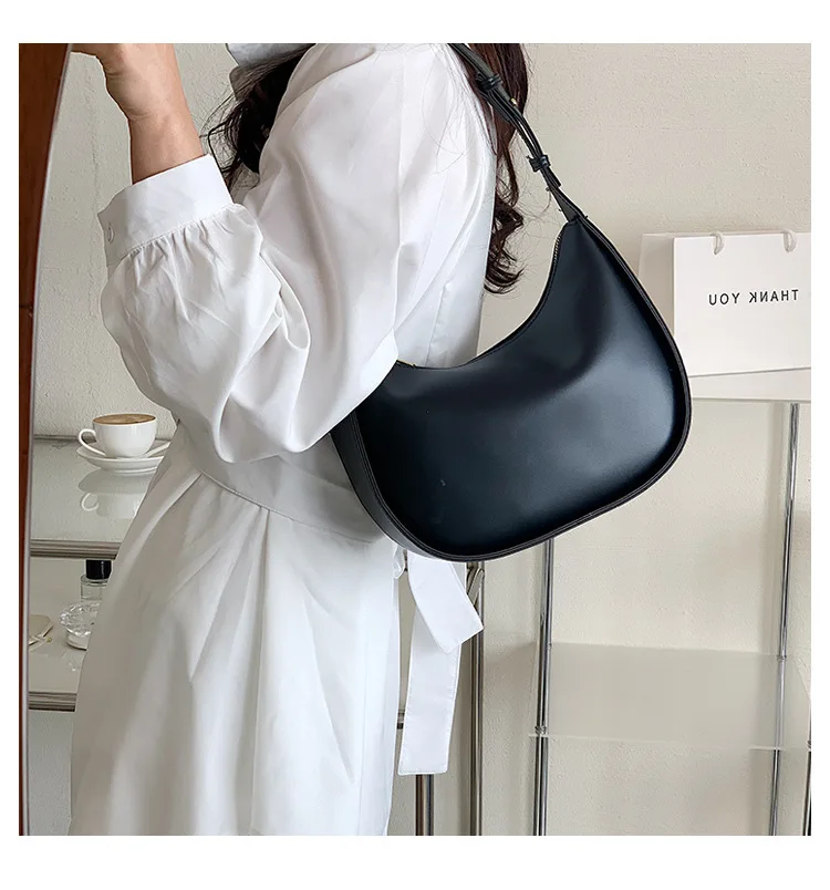 Fashion Shoulder Bag for Women 2022 New Leather Underarm bag Female Designer Casual Handbag and Purses Large Capacity Saddle bag
Fashion Shoulder Bag for Women 2022 New Leather Underarm bag Female Designer Casual Handbag and Purses Large Capacity Saddle bag