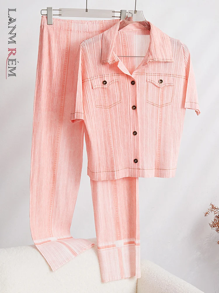 LANMREM Office Lady Pleated 2 Pieces Set For Women Lapel Single Breasted Short Sleeves Shirt High Waist Straight Trousers 32D389
LANMREM Office Lady Pleated 2 Pieces Set For Women Lapel Single Breasted Short Sleeves Shirt High Waist Straight Trousers 32D389