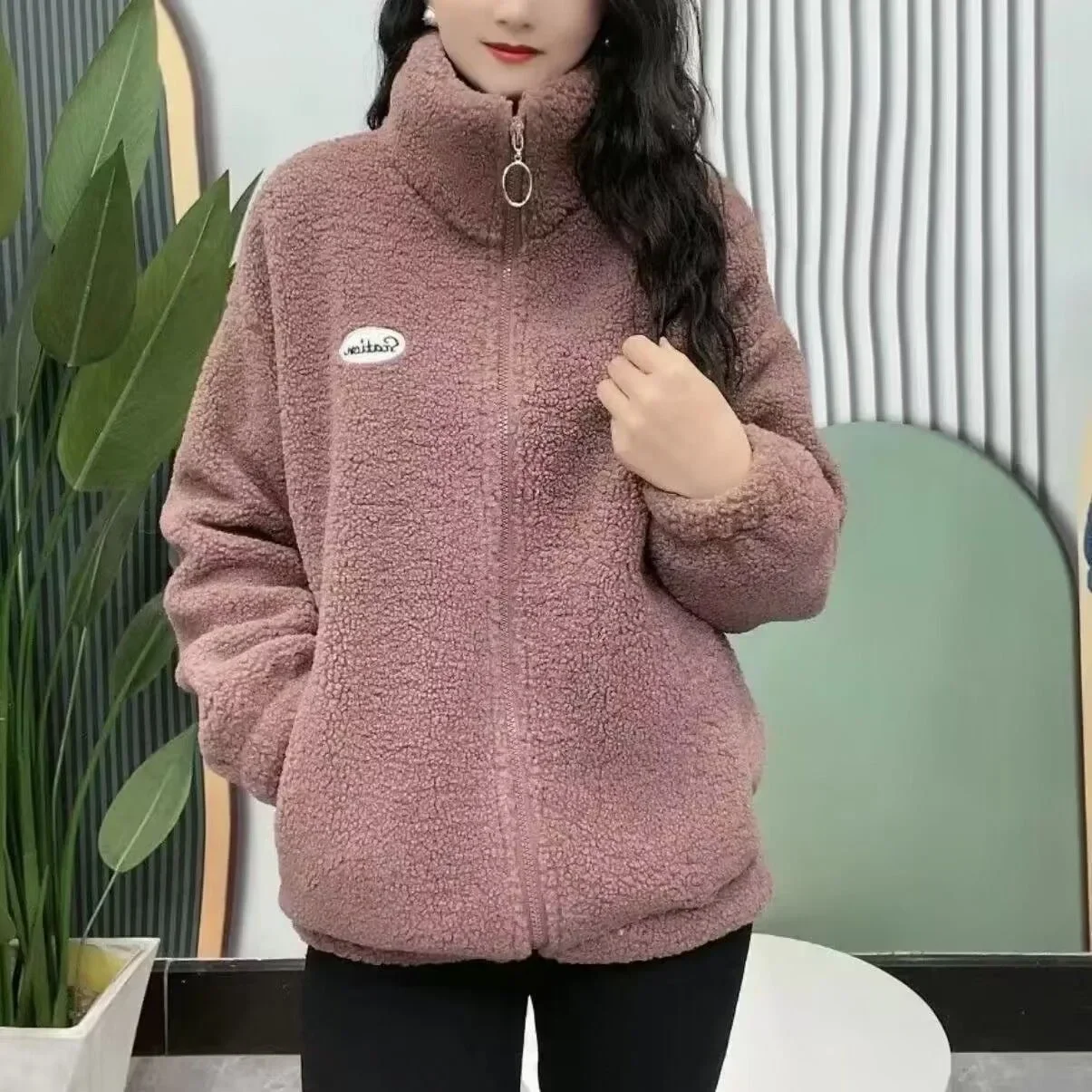 Winter Fleece Warm Cotton Coat Women's Lamb Wool Thickened Jacket Autumn Fashion Stand Collar Coat Trend Outdoors Wear
Winter Fleece Warm Cotton Coat Women's Lamb Wool Thickened Jacket Autumn Fashion Stand Collar Coat Trend Outdoors Wear