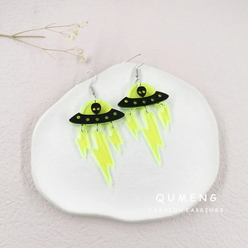 

Punk Funny Alien UFO Flying Saucer Fluorescent Acrylic Lightning Tassel Earrings For Women Cute Spaceship Hip Hop Party Jewelry