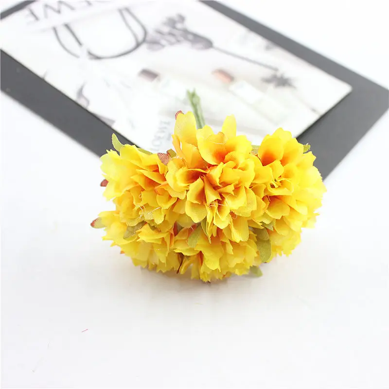 Искусственные шелковые хризантемы 6 шт.
Искусственные шелковые хризантемы 6 шт.