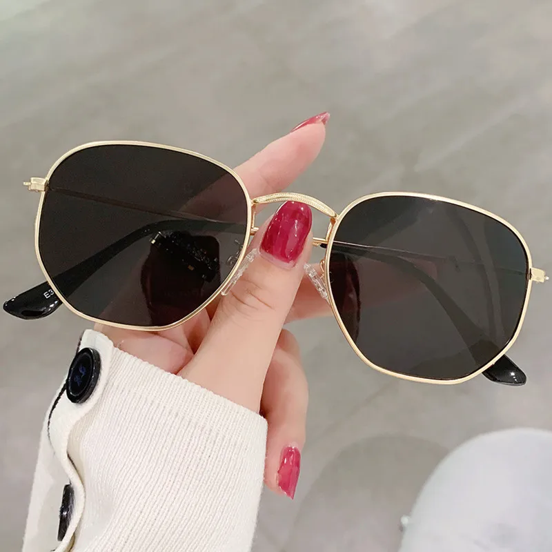 Women's Fashion Metal Polygon Sunglasses Unisex Luxury Design Square Frame Sun Glasses Women Outdoor Rding UV400 Eyewear
Women's Fashion Metal Polygon Sunglasses Unisex Luxury Design Square Frame Sun Glasses Women Outdoor Rding UV400 Eyewear