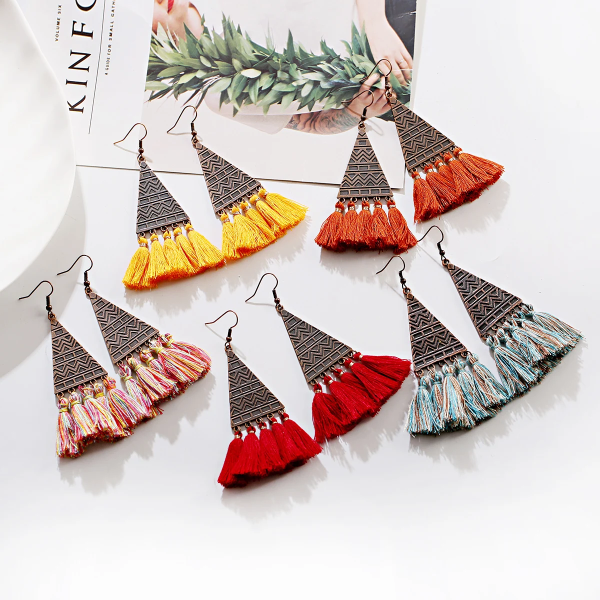Bohemian Classic Tassel Dangle Earrings for Girl White Red Fabric Drop Geometric Triangle Earring Fashion Jewelry 2022 New
Bohemian Classic Tassel Dangle Earrings for Girl White Red Fabric Drop Geometric Triangle Earring Fashion Jewelry 2022 New