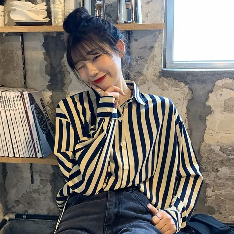 Striped Shirts for Women Spring 2023 Loose Button Up Turn Down Collar Long Sleeve Tops Korean Casual Harajuku Blouses S05 
Striped Shirts for Women Spring 2023 Loose Button Up Turn Down Collar Long Sleeve Tops Korean Casual Harajuku Blouses S05