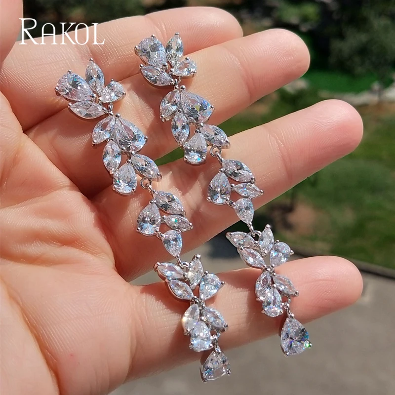 RAKOL White Cubic Zirconia Crystal Leaf Long Dangle Earrings for Women 2022 Luxury Bridal Wedding Jewelry Dress Accessories
RAKOL White Cubic Zirconia Crystal Leaf Long Dangle Earrings for Women 2022 Luxury Bridal Wedding Jewelry Dress Accessories