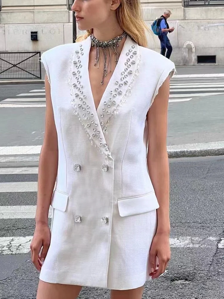 Retro spring and summer new lapel double-breasted beaded suit vest+high waist wide leg shorts fashion women's two-piece suit
Retro spring and summer new lapel double-breasted beaded suit vest+high waist wide leg shorts fashion women's two-piece suit