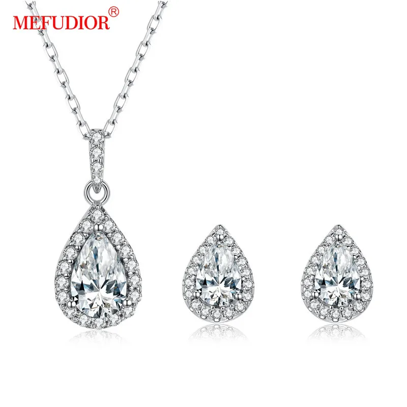 Роскошный комплект из колье и серёг, из серебра 925 пробы 
Роскошный комплект из колье и серёг, из серебра 925 пробы