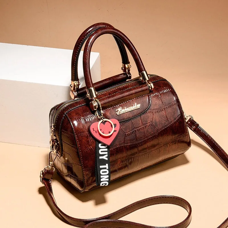 Handbag Woman 2022 Casual retro Pillow bag Europe and the United States large capacity stone cross-body bag fashion
Handbag Woman 2022 Casual retro Pillow bag Europe and the United States large capacity stone cross-body bag fashion