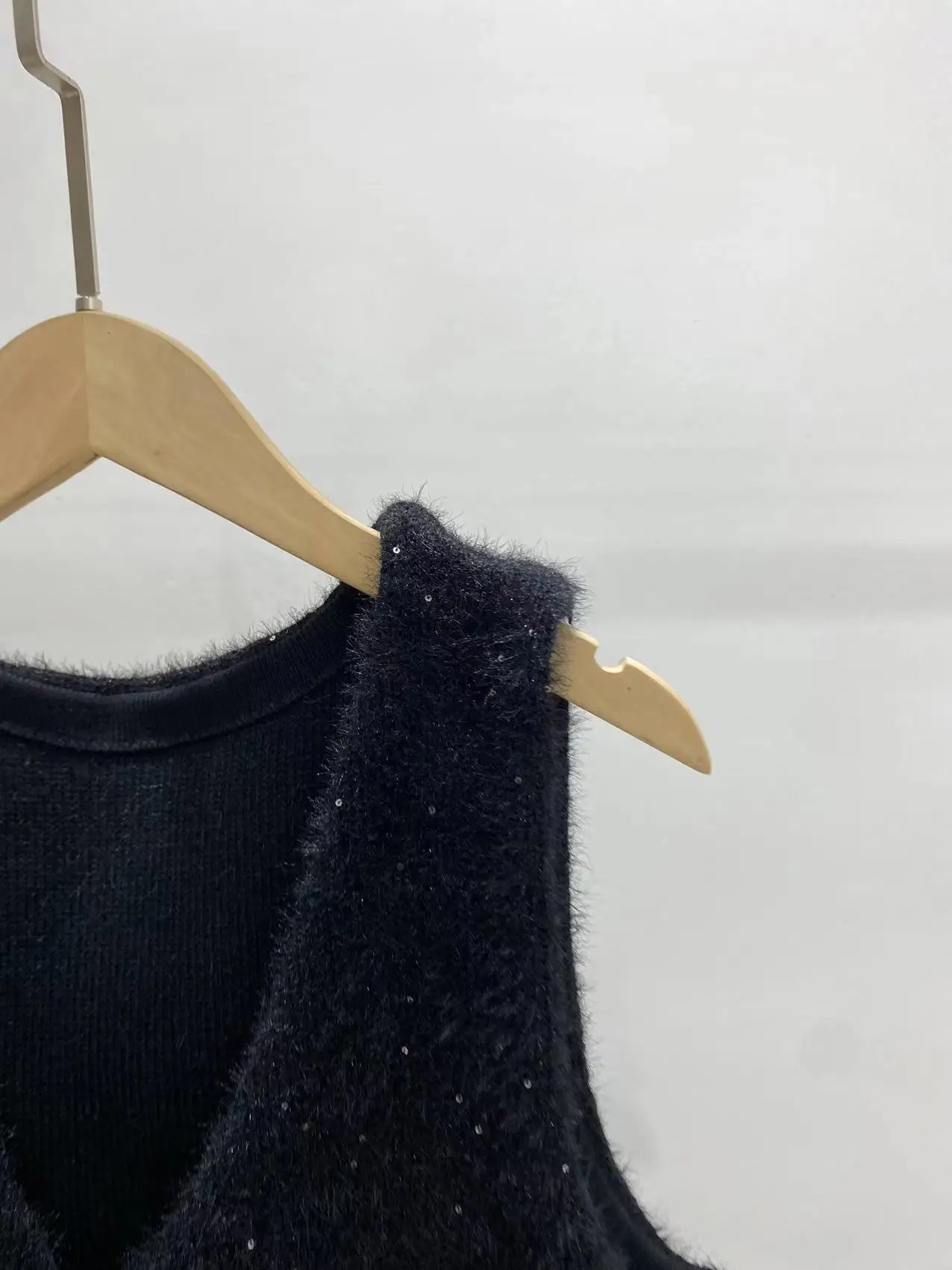 Женский твидовый Трикотажный костюм, Милая блестящая плюшевая мини-юбка А-силуэта или однобортный свитер без рукавов с V-образным вырезом, жилет, 2023
Женский твидовый Трикотажный костюм, Милая блестящая плюшевая мини-юбка А-силуэта или однобортный свитер без рукавов с V-образным вырезом, жилет, 2023