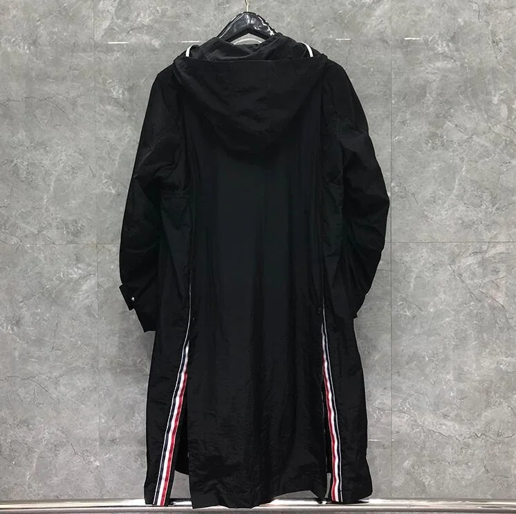 Мужская длинная куртка с капюшоном, черная Повседневная Свободная ветровка с капюшоном, весна-осень 2023
Мужская длинная куртка с капюшоном, черная Повседневная Свободная ветровка с капюшоном, весна-осень 2023