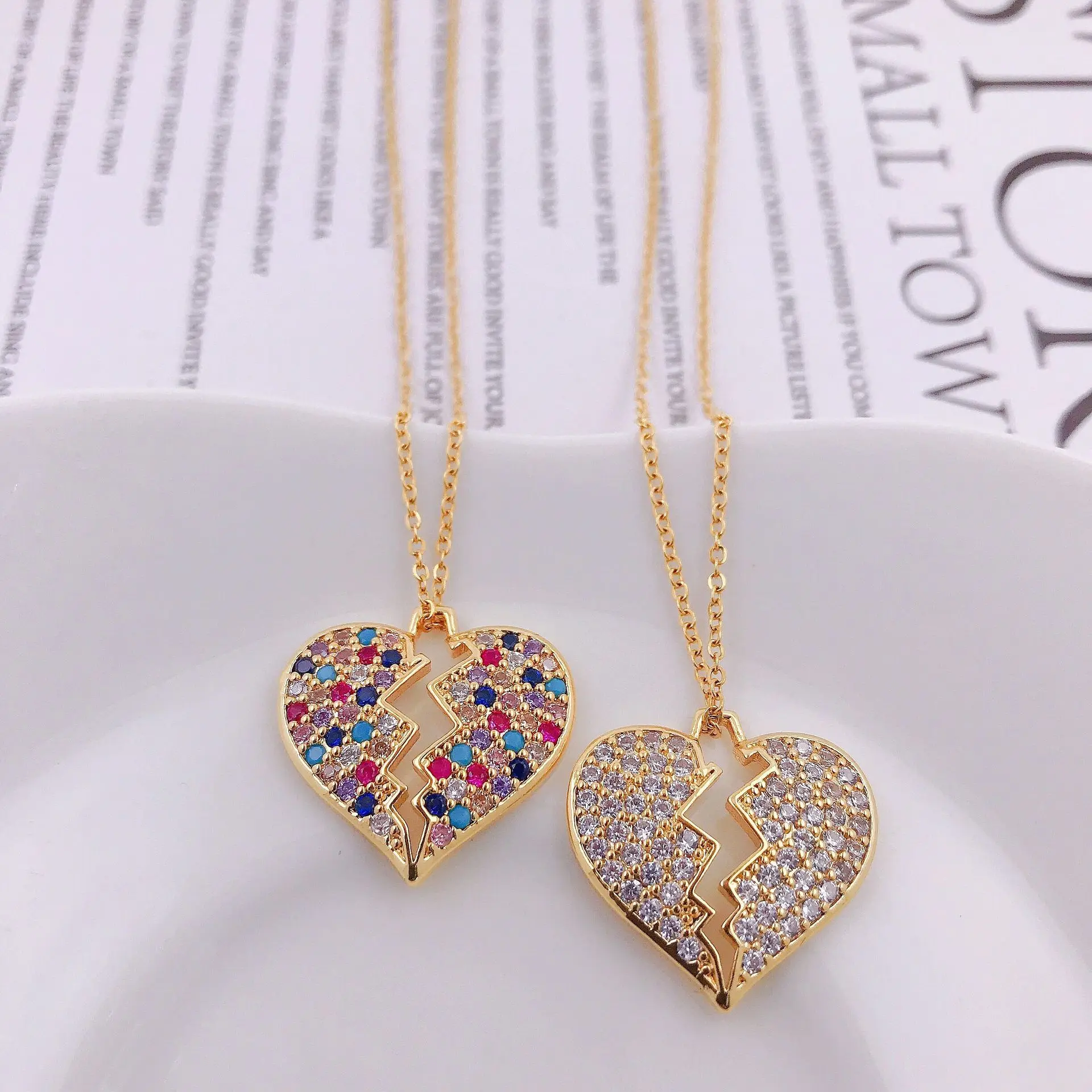 WANGAIYAO new fashion temperament wild copper zircon hollow color necklace love dragonfly moon pendant necklace women's jewelry
WANGAIYAO new fashion temperament wild copper zircon hollow color necklace love dragonfly moon pendant necklace women's jewelry