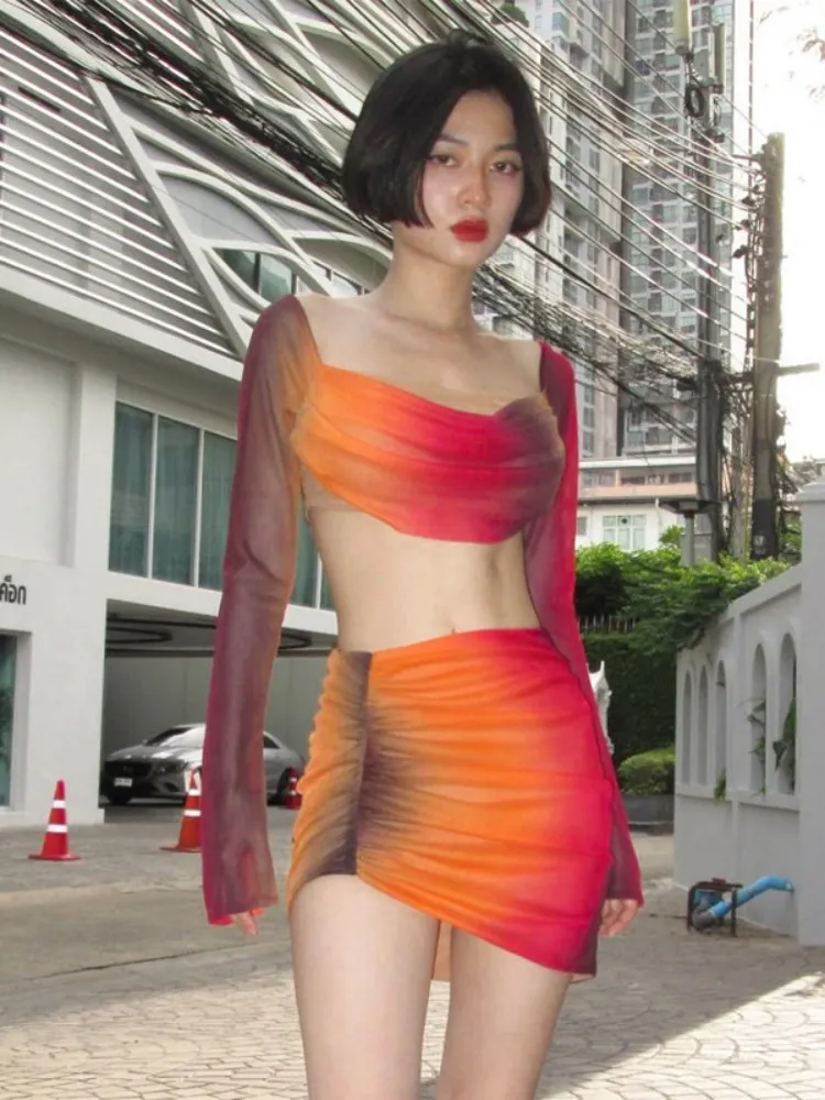 GGBAOFAN Women Print Y2K Long Sleeve Crop Top And Mini Skirts Bodycon Hot Two Piece Sets Sexy Outfits Party Club Beach 2022
GGBAOFAN Women Print Y2K Long Sleeve Crop Top And Mini Skirts Bodycon Hot Two Piece Sets Sexy Outfits Party Club Beach 2022