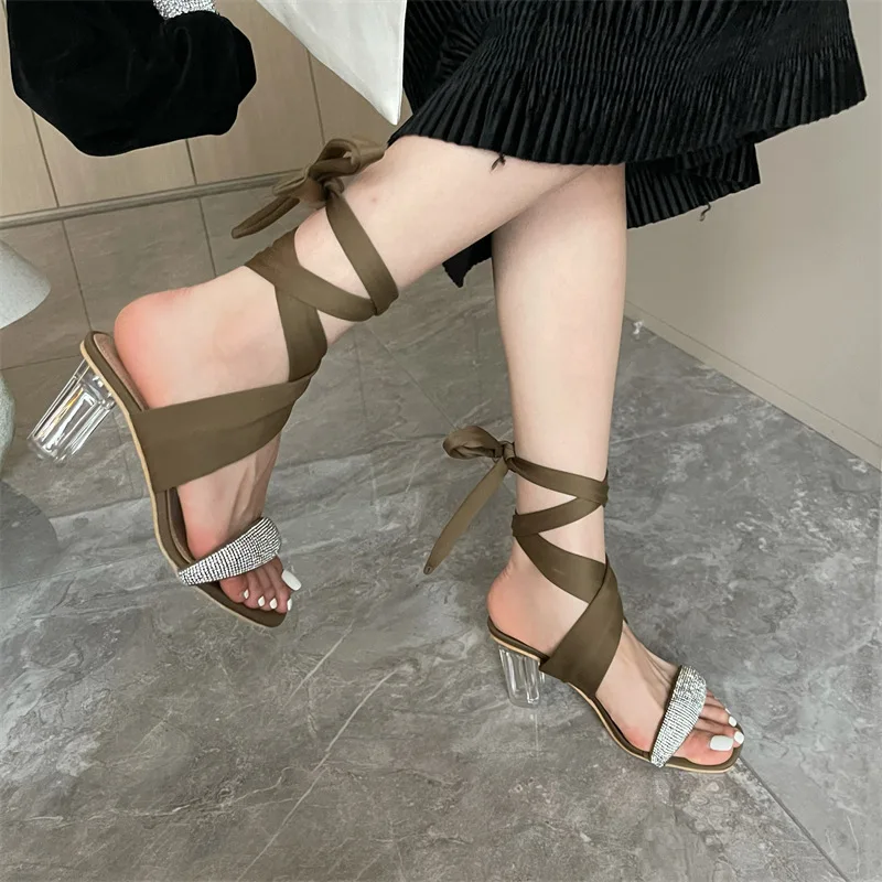 2023 Summer New Rhinestone Roman Shoes Female High Heels 7cm Crystal Heel Strap-On Sandals
2023 Summer New Rhinestone Roman Shoes Female High Heels 7cm Crystal Heel Strap-On Sandals