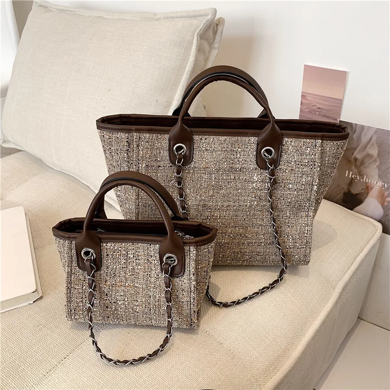 Fashion Simple Chain Tote Handbag Solid Color Women's New Casual Shoulder Crossbody Bags Large Capacity Multi-function Storage
Fashion Simple Chain Tote Handbag Solid Color Women's New Casual Shoulder Crossbody Bags Large Capacity Multi-function Storage