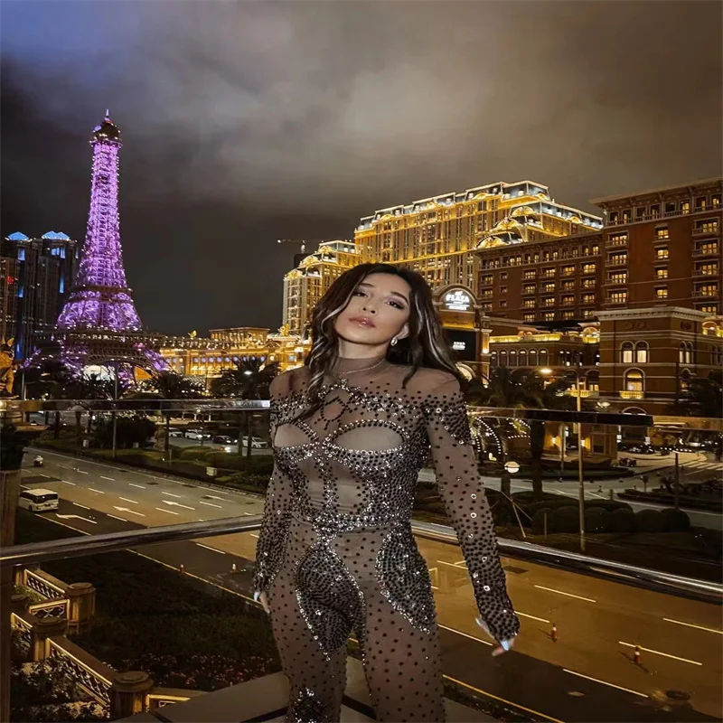 Q618 See-Through Jumpsuit Diamonds Full Crystals Long Sleeves New Rhinestones Dancer Nightclub Modern Perform Ballroom Women Bar
Q618 See-Through Jumpsuit Diamonds Full Crystals Long Sleeves New Rhinestones Dancer Nightclub Modern Perform Ballroom Women Bar