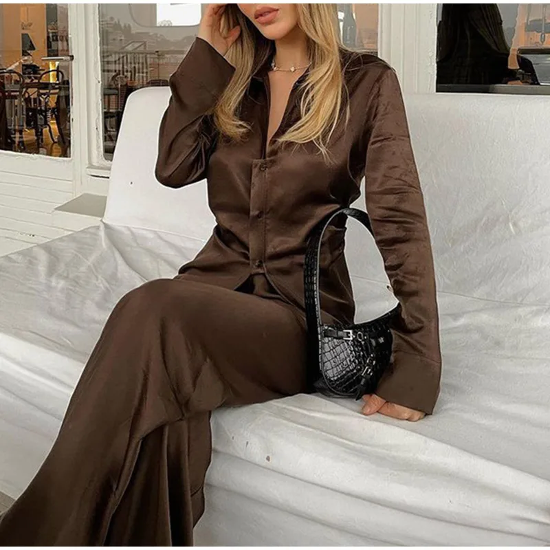 Женский атласный элегантный комплект из двух предметов, рубашка с длинным рукавом и брюки с широкими штанинами, модная повседневная женска...
Женский атласный элегантный комплект из двух предметов, рубашка с длинным рукавом и брюки с широкими штанинами, модная повседневная женска...