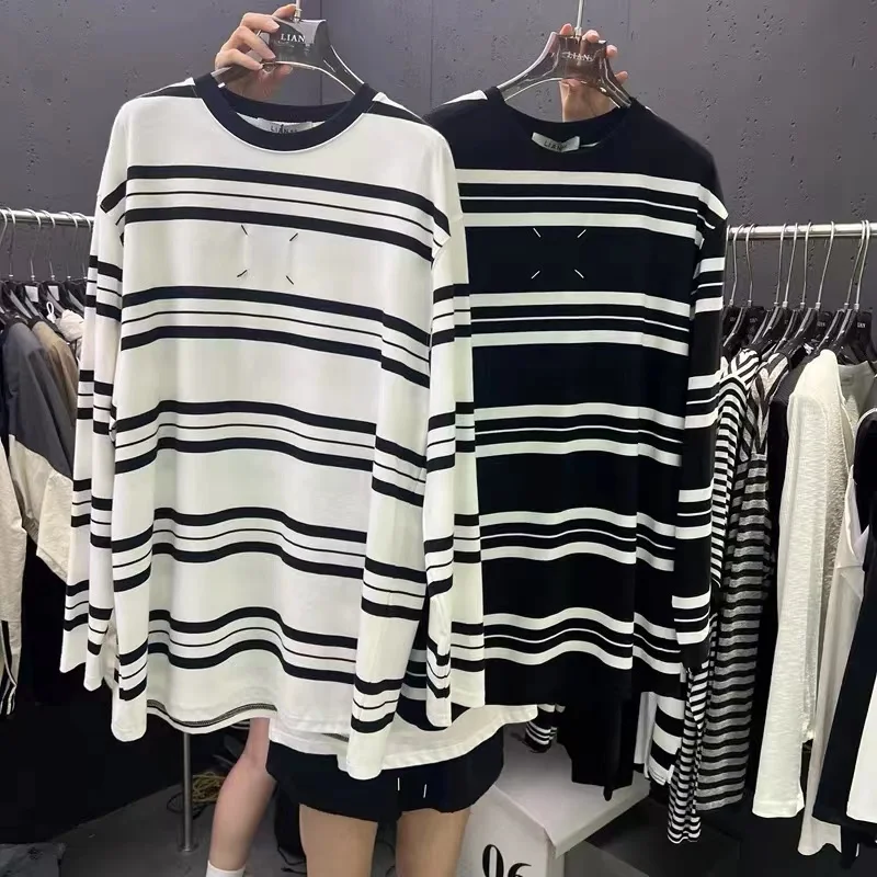 

Mm6 Margiela New Contrast Black White Stripe Long Sleeve T Shirt Autumn Couple High Quality Loose Breathable Comfortable T-shirt