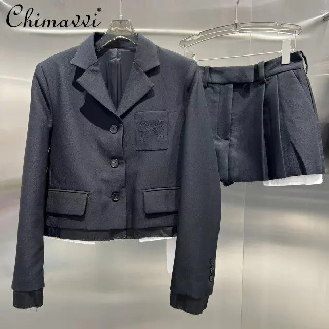 2023 Spring and Summer New Long Sleeve Blazer Women's Fashion Stitching Hem Suit Collar Embroidered Bow Suit Shorts Set Female
2023 Spring and Summer New Long Sleeve Blazer Women's Fashion Stitching Hem Suit Collar Embroidered Bow Suit Shorts Set Female