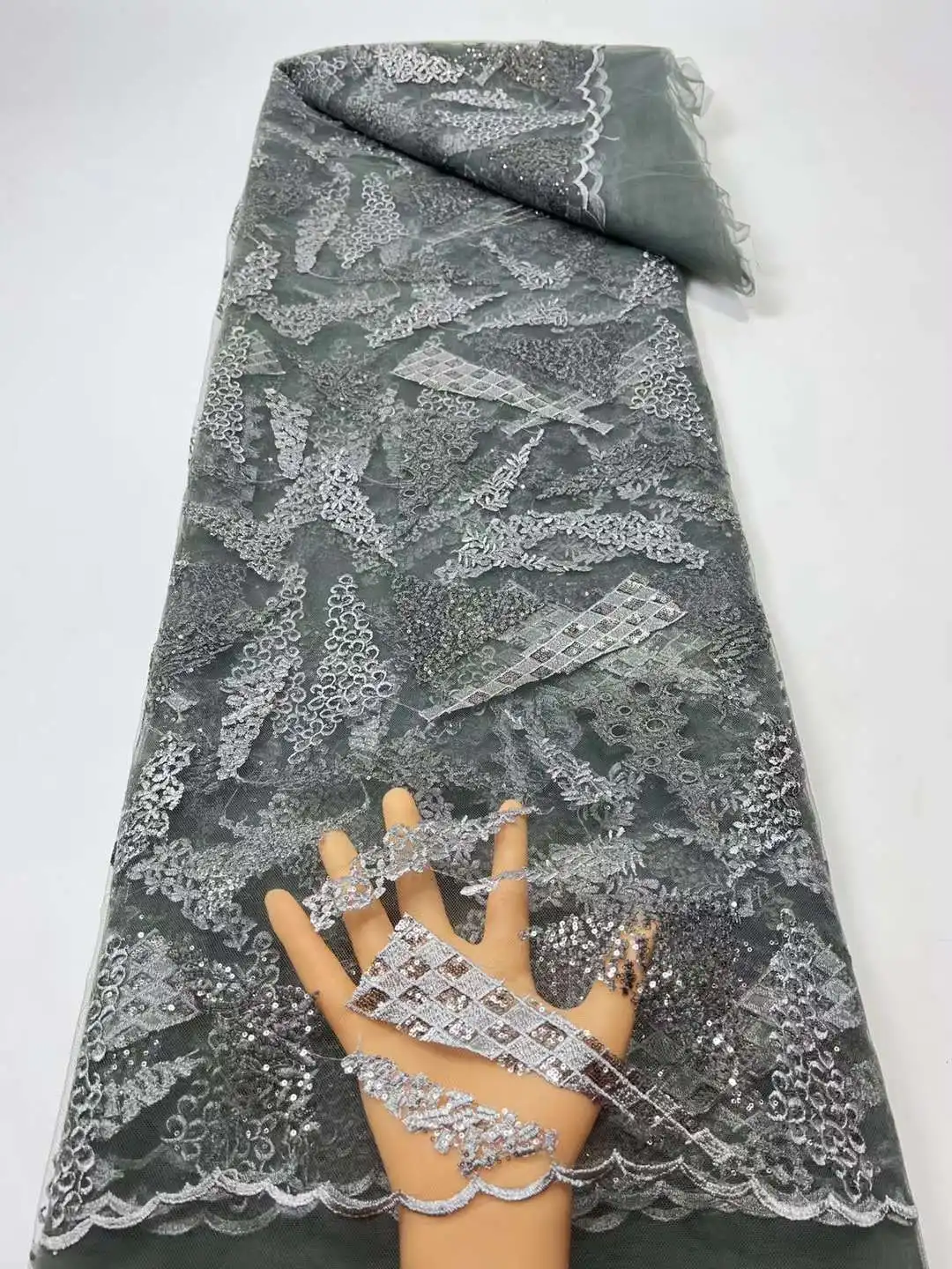 2022 French Lace Fabric Embroidery Fabric Lace For Decoration Wedding Dress 5yards Nigerian Tulle Fabric With Sequins
2022 French Lace Fabric Embroidery Fabric Lace For Decoration Wedding Dress 5yards Nigerian Tulle Fabric With Sequins