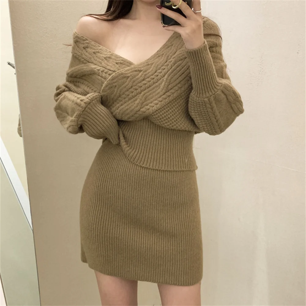 Hzirip Chic French Elegant Women Suits Knitwear V-Neck Party Pullovers Sweaters Gentle Winter Bodycon 2022 Slim Mini Skirts Sets
Hzirip Chic French Elegant Women Suits Knitwear V-Neck Party Pullovers Sweaters Gentle Winter Bodycon 2022 Slim Mini Skirts Sets