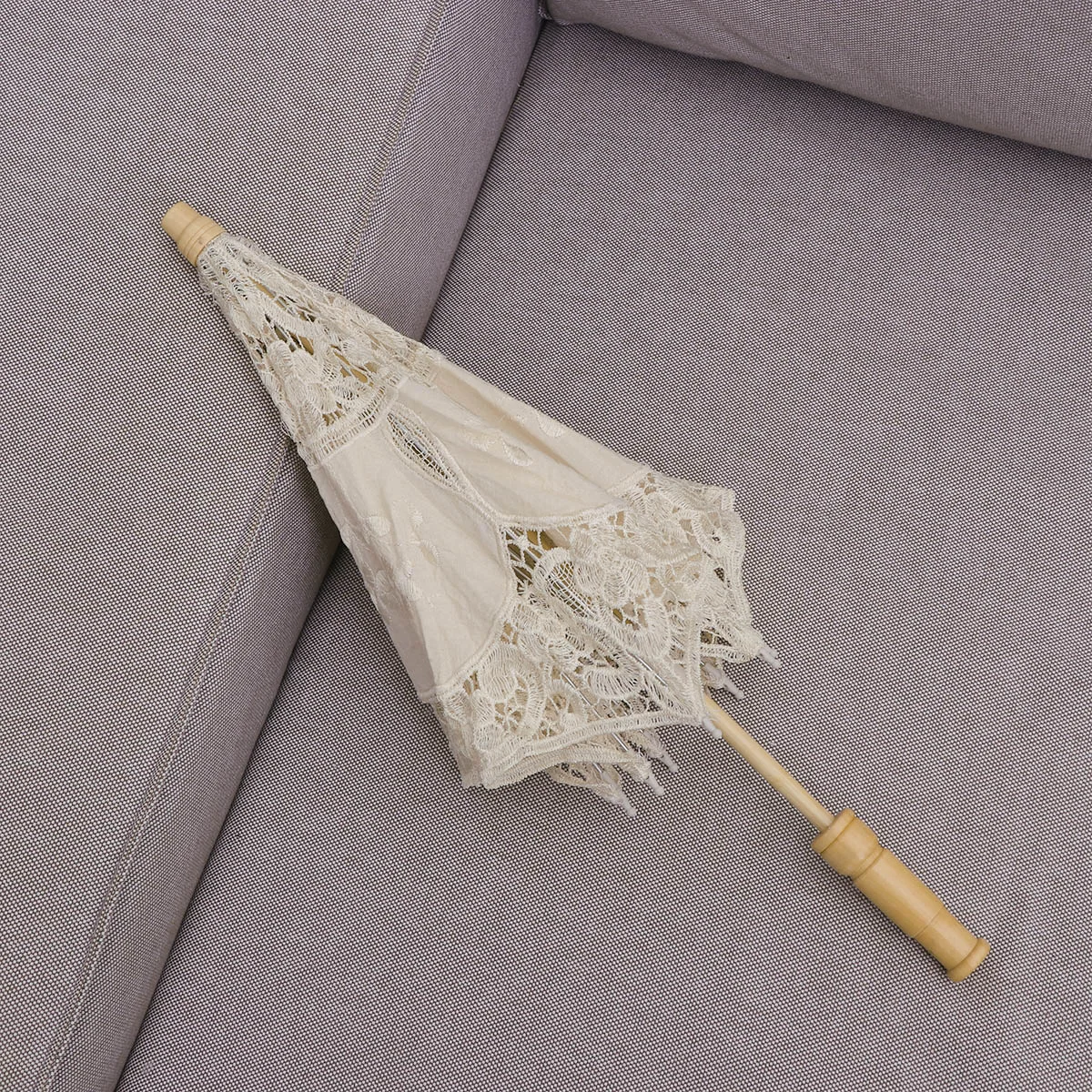 Lace Umbrella Handmade Cotton Craft Photography Prop Wedding Umbrella Decor Diameter 60cm (Beige) 
Lace Umbrella Handmade Cotton Craft Photography Prop Wedding Umbrella Decor Diameter 60cm (Beige)