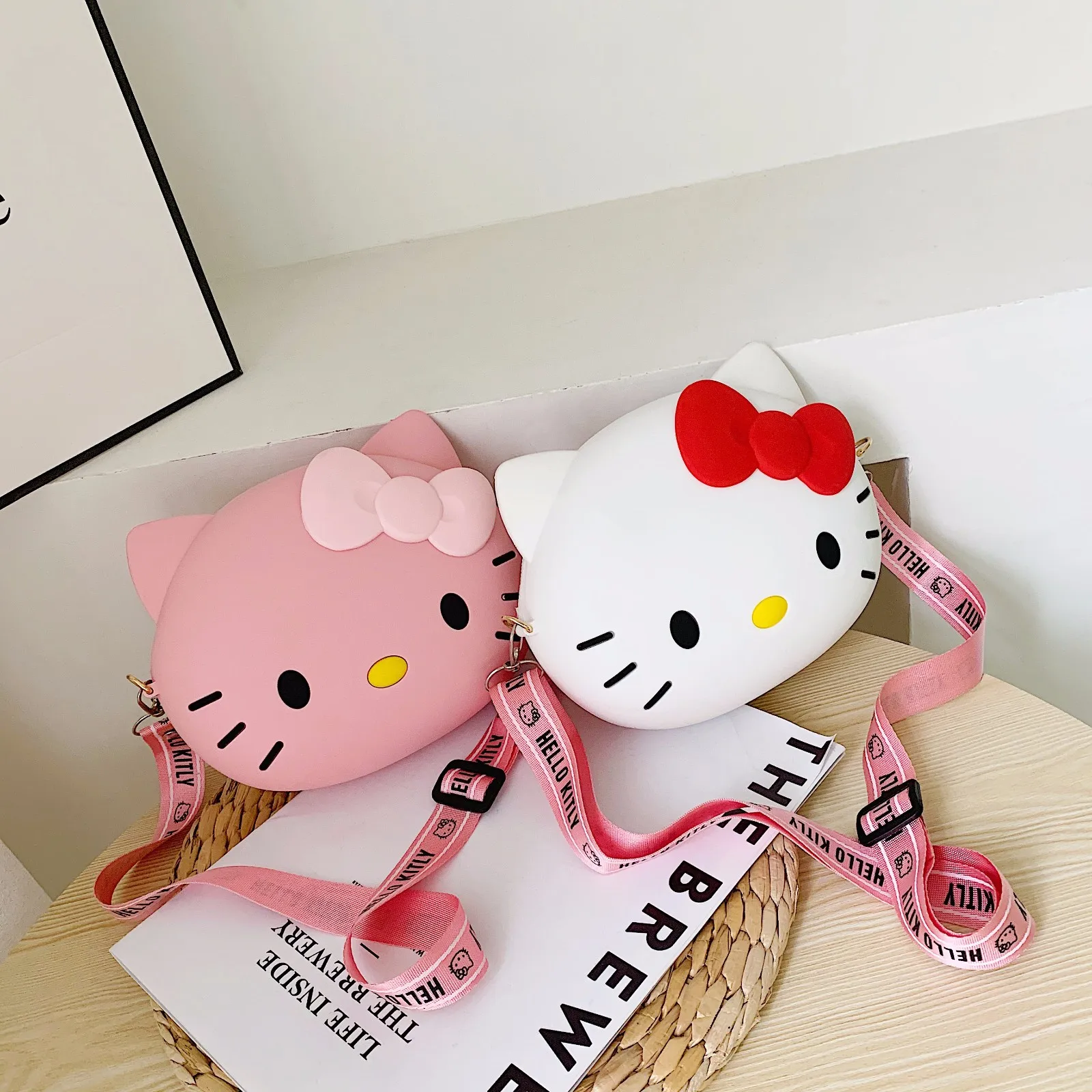 purses and handbags Silicone Bag Hello Kitty Bag Parent-Child Shoulder Messenger Bag Small Women Bag Cartoon Cute Coin Purse Bag
purses and handbags Silicone Bag Hello Kitty Bag Parent-Child Shoulder Messenger Bag Small Women Bag Cartoon Cute Coin Purse Bag
