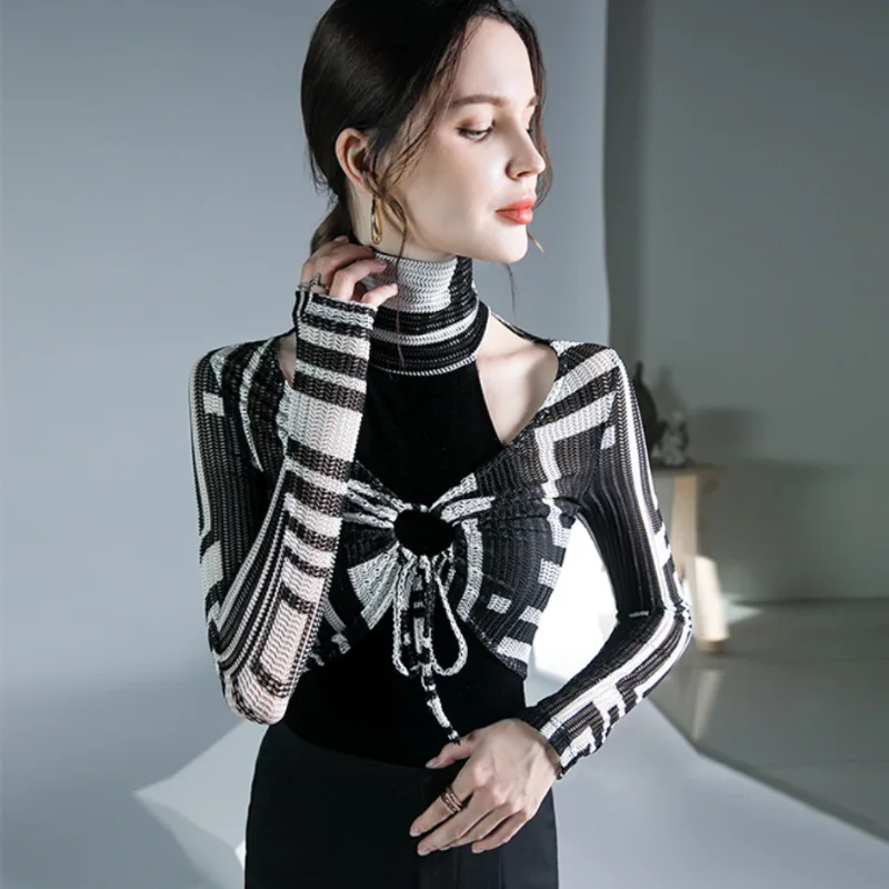 HIgh Quality 2022 Women T-shirt Hollow Out Design Female Autumn Sexy Crop Top Clothes Casual Fashion Blouses Grace Meeting
HIgh Quality 2022 Women T-shirt Hollow Out Design Female Autumn Sexy Crop Top Clothes Casual Fashion Blouses Grace Meeting
