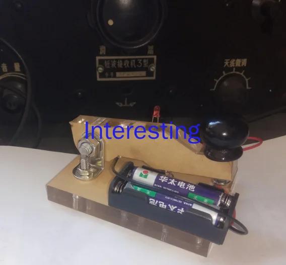 Exerciser Charged Key Battery Box and Buzzer Sound Plus Flash CW Exerciser Morse Code
Exerciser Charged Key Battery Box and Buzzer Sound Plus Flash CW Exerciser Morse Code