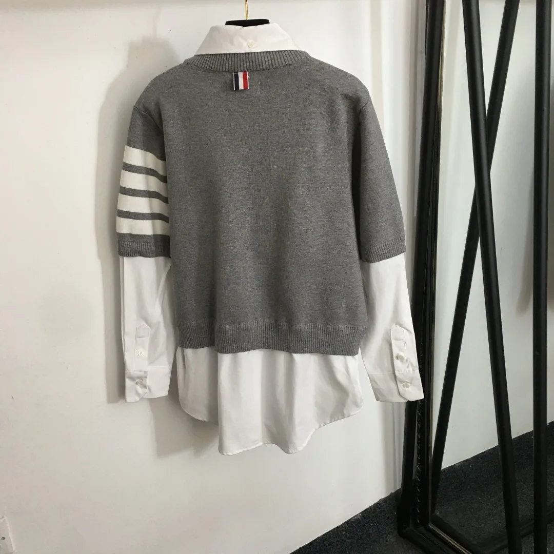 2023 New Women's Shirt Striped Decoration Long Sleeve College Style Knitted Splicing Fake Two-piece Pullover Shirt
2023 New Women's Shirt Striped Decoration Long Sleeve College Style Knitted Splicing Fake Two-piece Pullover Shirt