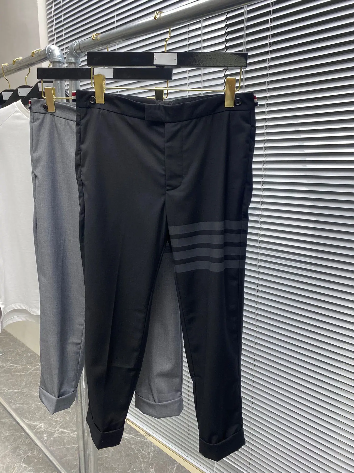 TB spring and summer thin section wool non-iron four-bar nine-point pants men's and women's casual pants cuffs slim trousers
TB spring and summer thin section wool non-iron four-bar nine-point pants men's and women's casual pants cuffs slim trousers