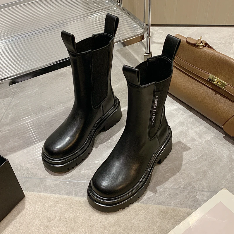 New Women Ankle Boots Leather Woman Fashion Shoes Chelsea Boot Female Platform Brand Designer Slip on Short Boot Lady Autumn
New Women Ankle Boots Leather Woman Fashion Shoes Chelsea Boot Female Platform Brand Designer Slip on Short Boot Lady Autumn