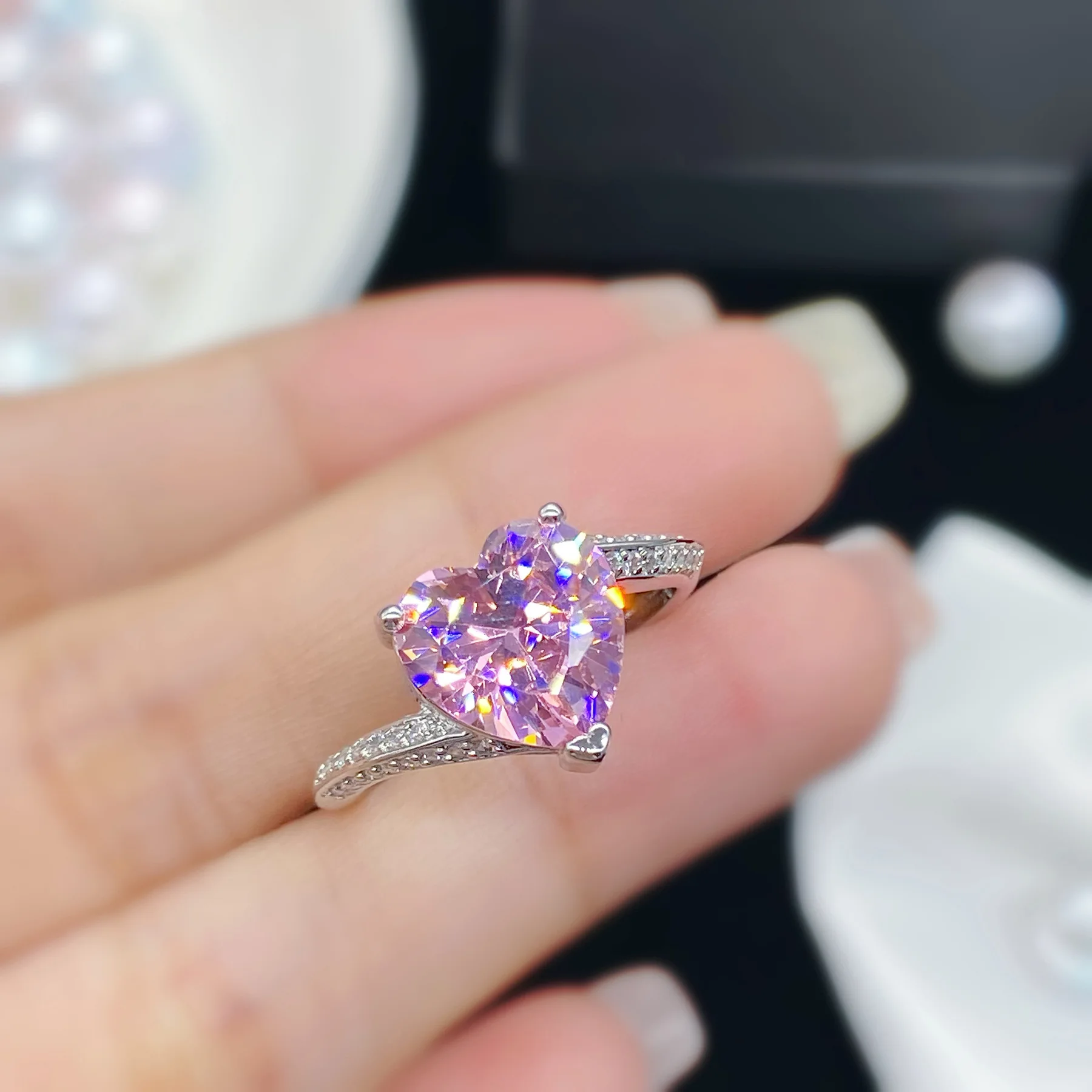 Netflix new simulation pink tourmaline heart-shaped open ring female love zirconia ring
Netflix new simulation pink tourmaline heart-shaped open ring female love zirconia ring