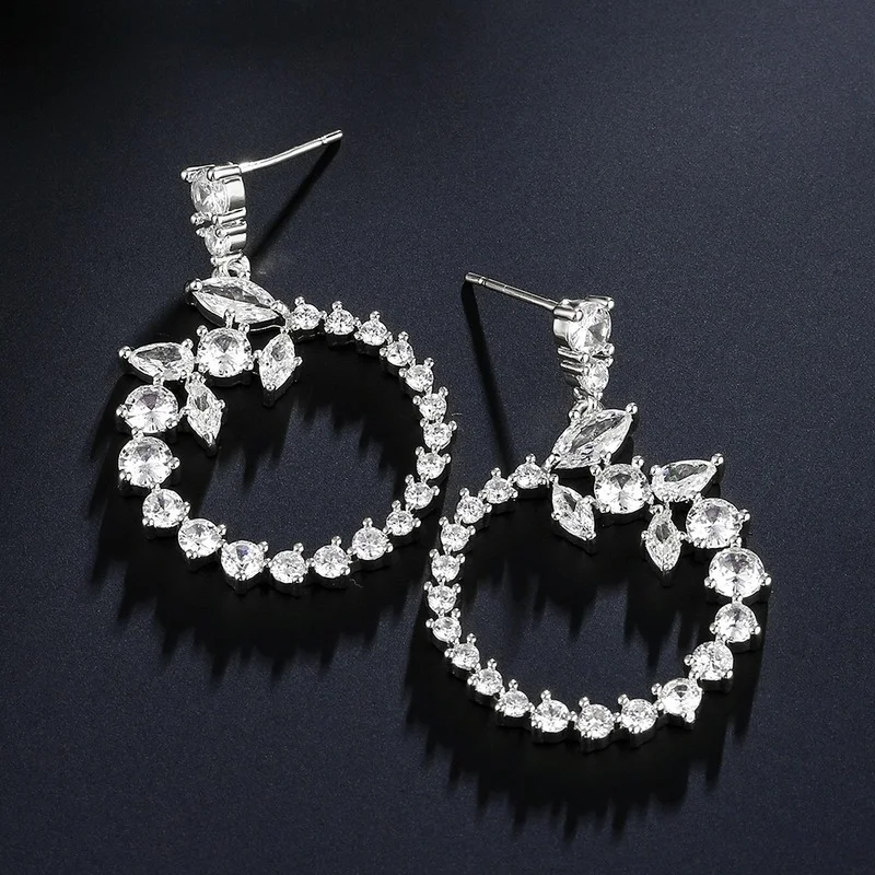 New Fashion High Quality CZ Crystal Stud Earrings for Women Exquisite Luxury Leaf Clear Zirconia Earring Valentine's Day Gifts
New Fashion High Quality CZ Crystal Stud Earrings for Women Exquisite Luxury Leaf Clear Zirconia Earring Valentine's Day Gifts