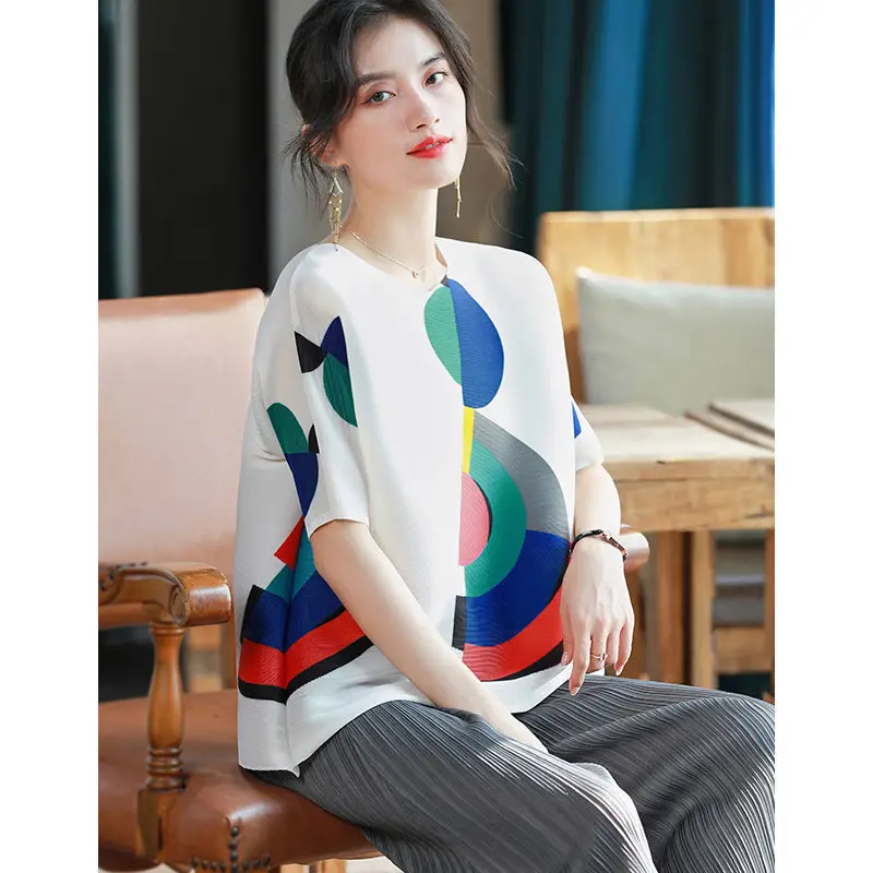VANOVICH Summer 2022 New Women Design Oversized Korean Style Fashion Pleated O-neck Thin Top Temperament Contrast Color T-Shirt 
VANOVICH Summer 2022 New Women Design Oversized Korean Style Fashion Pleated O-neck Thin Top Temperament Contrast Color T-Shirt