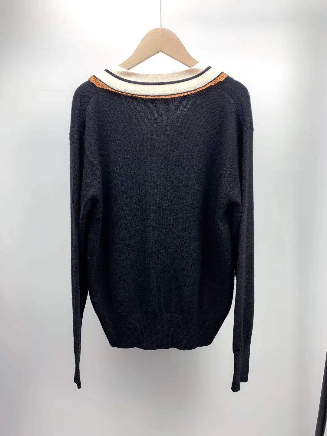 Women Sweater Striped V-Neck Preppy Style Long Sleeve Wool Vintage Knitted Pullover
Women Sweater Striped V-Neck Preppy Style Long Sleeve Wool Vintage Knitted Pullover