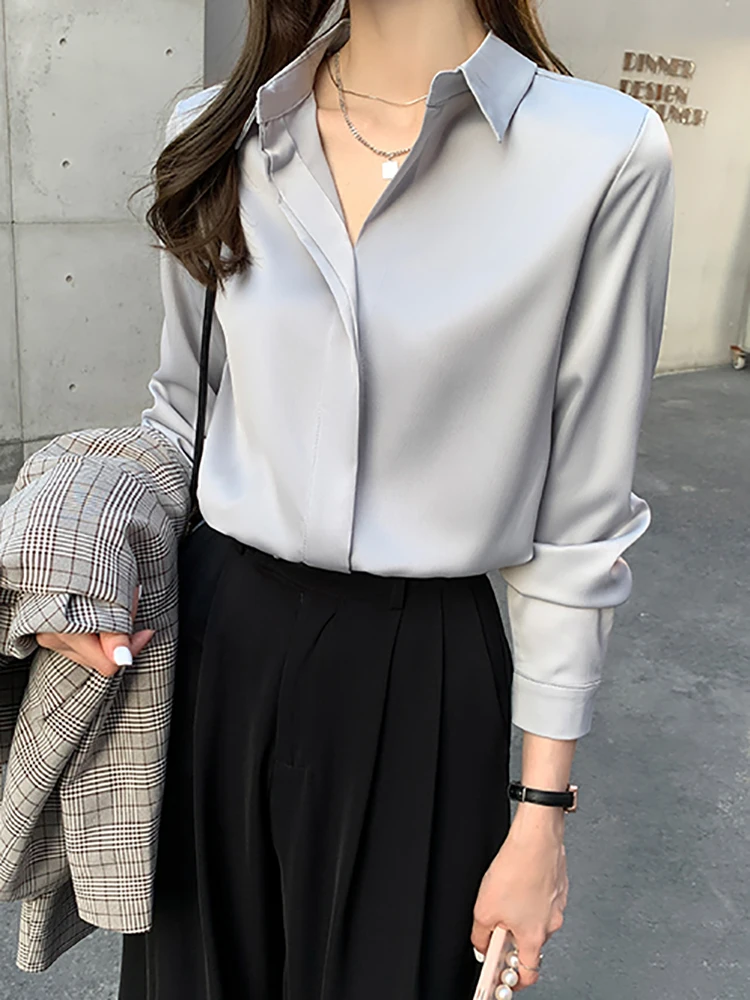 OL Style White Shirts for Women Turn-down Collar Pockets Women Blouse Tops Elegant Workwear Female Tops blusas femme 2022 Spring 
OL Style White Shirts for Women Turn-down Collar Pockets Women Blouse Tops Elegant Workwear Female Tops blusas femme 2022 Spring