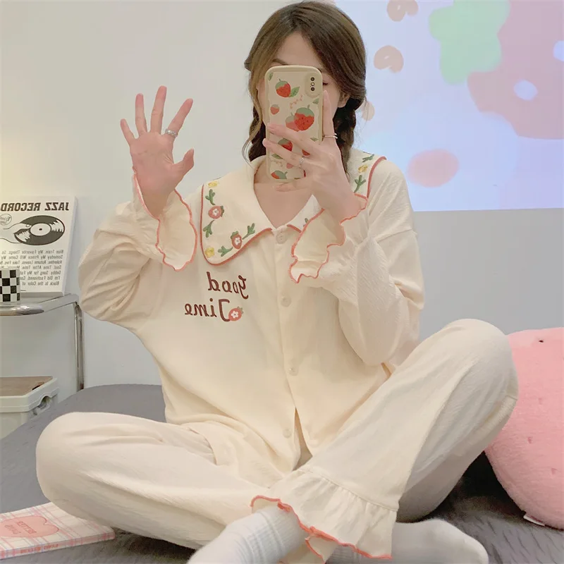 Wrinkled Cotton Pajamas Women's Spring And Autumn New Sweet Princess Style Long Sleeve Cardigan Home Suit Can Be Outworn Fresh
Wrinkled Cotton Pajamas Women's Spring And Autumn New Sweet Princess Style Long Sleeve Cardigan Home Suit Can Be Outworn Fresh
