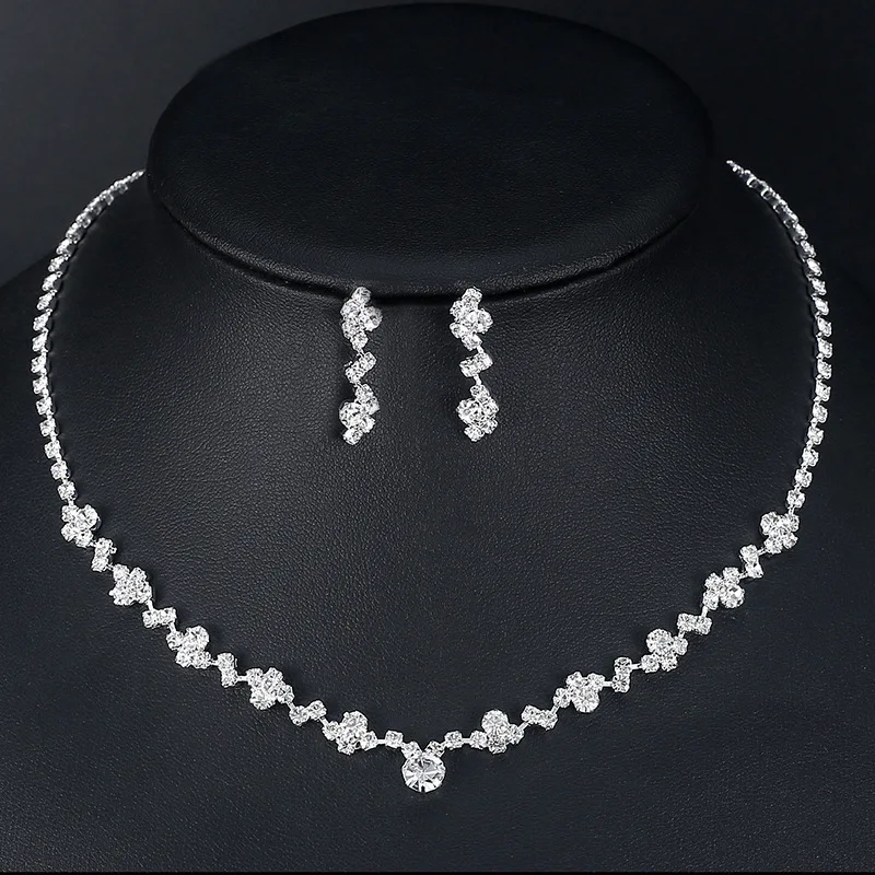 New European and American Fashion Elegant Flash Diamond Necklace Stud Earrings Set Bridal Jewelry Wedding Accessories
New European and American Fashion Elegant Flash Diamond Necklace Stud Earrings Set Bridal Jewelry Wedding Accessories