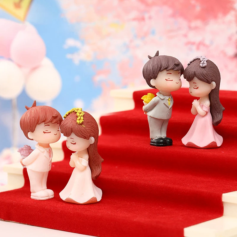 1 Pair Of Cartoon Romantic Love Couple Figurines Garden Micro Landscape Ornament Wedding Cake Decoration
1 Pair Of Cartoon Romantic Love Couple Figurines Garden Micro Landscape Ornament Wedding Cake Decoration