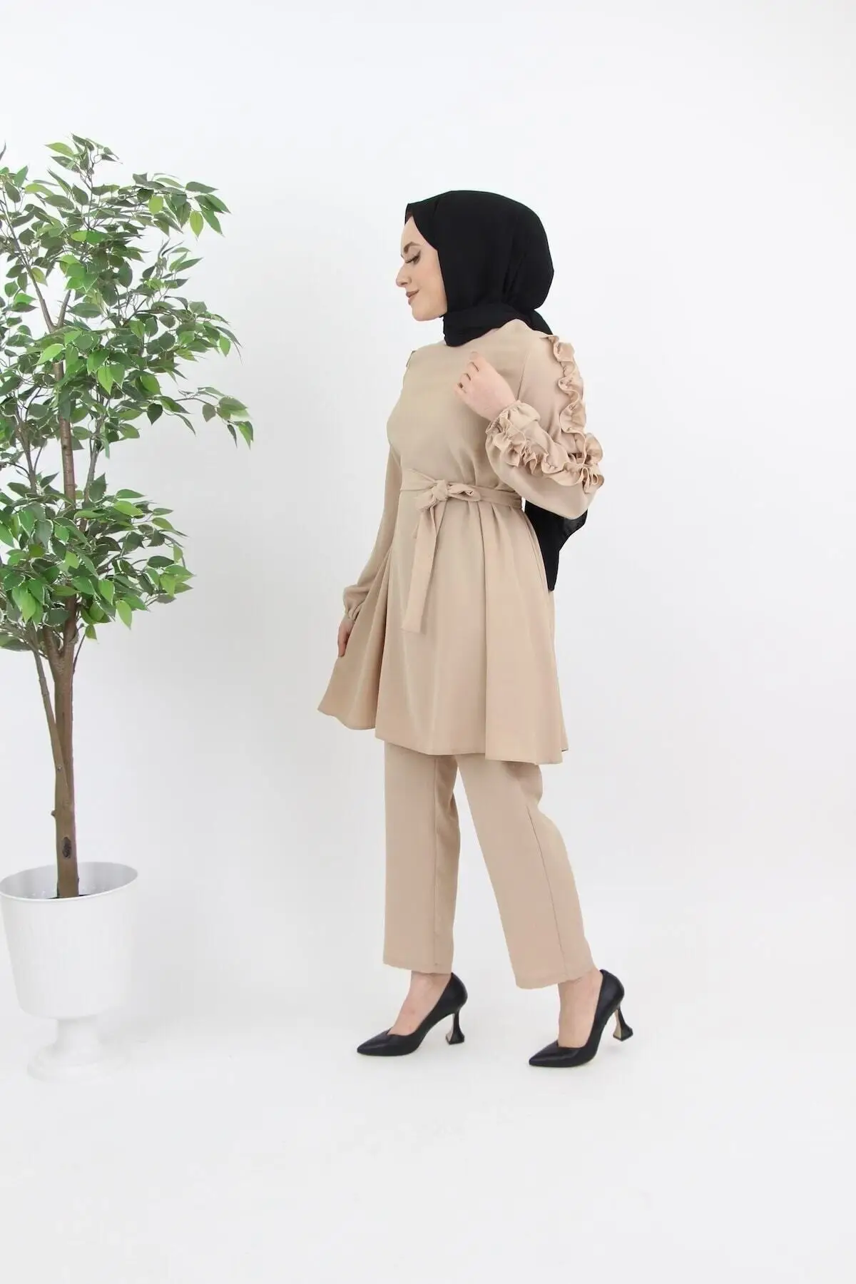 Hijab Salas 
Hijab Salas