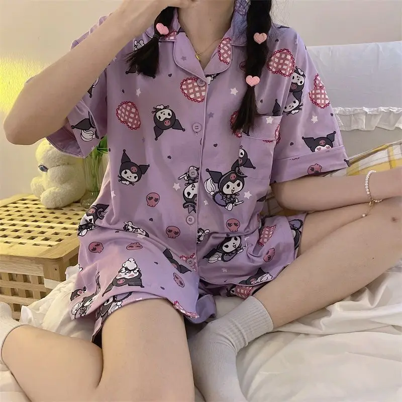 Пижамный комплект Sanrios Kawaii Kuromi женский для сна и отдыха весна-лето шорты с коротким рукавом женский
Пижамный комплект Sanrios Kawaii Kuromi женский для сна и отдыха весна-лето шорты с коротким рукавом женский