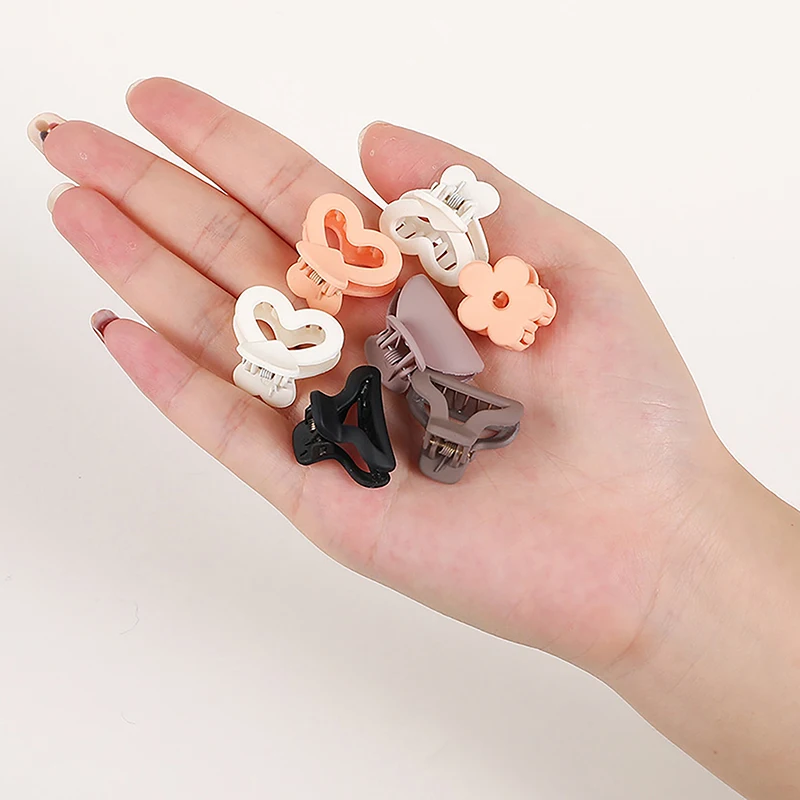 1 Set Fashion Frosted Small Hair Claws For Women Mini Barrette Hair Clip Girls Creative Hairclip Cute Hairpin Headwear
1 Set Fashion Frosted Small Hair Claws For Women Mini Barrette Hair Clip Girls Creative Hairclip Cute Hairpin Headwear