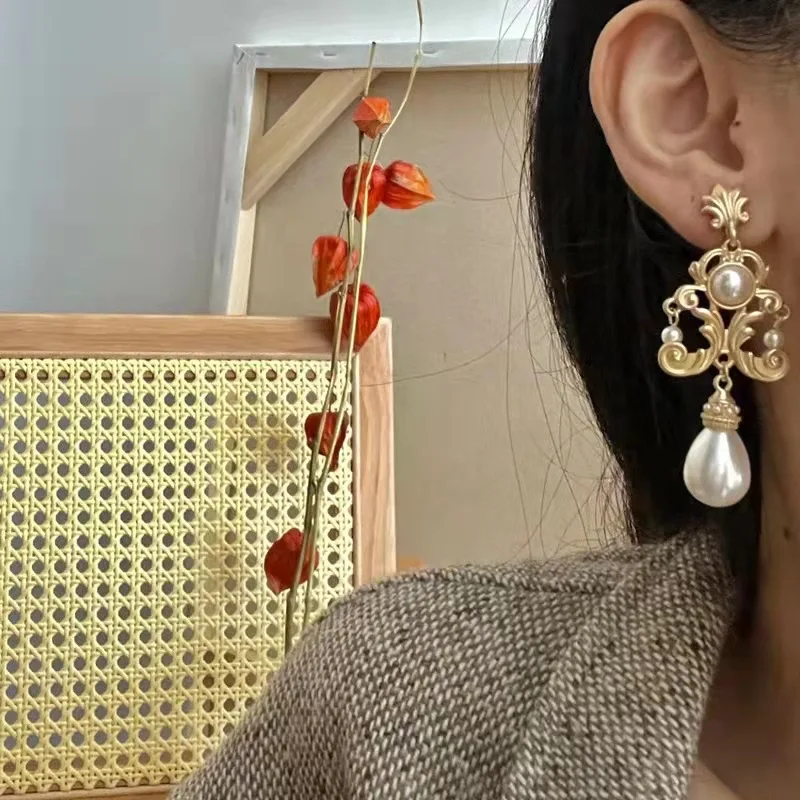 Exaggerated Cross Earrings Baroque Retro Court Style Earrings Female Long Style Temperament Personality Pendant
Exaggerated Cross Earrings Baroque Retro Court Style Earrings Female Long Style Temperament Personality Pendant