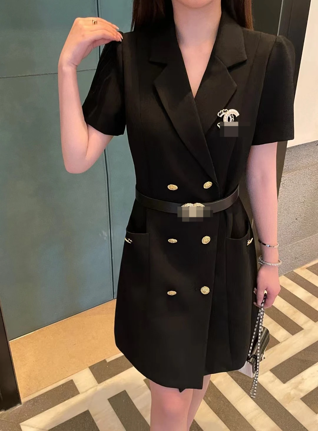 Brand-name dress Summer 2023 new French design sense suit dress temperament waist pleated skirt
Brand-name dress Summer 2023 new French design sense suit dress temperament waist pleated skirt