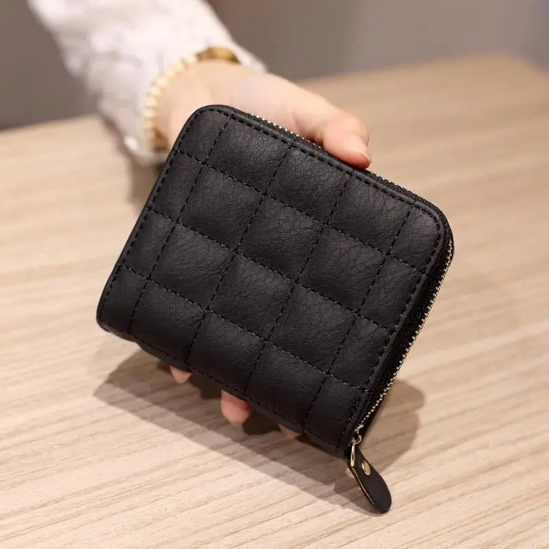Fashion Short Wallets for Women PU Leather Female Plaid Purses Card Holder Wallet Small Zipper Wallet with Coin Purse Clutch Bag
Fashion Short Wallets for Women PU Leather Female Plaid Purses Card Holder Wallet Small Zipper Wallet with Coin Purse Clutch Bag