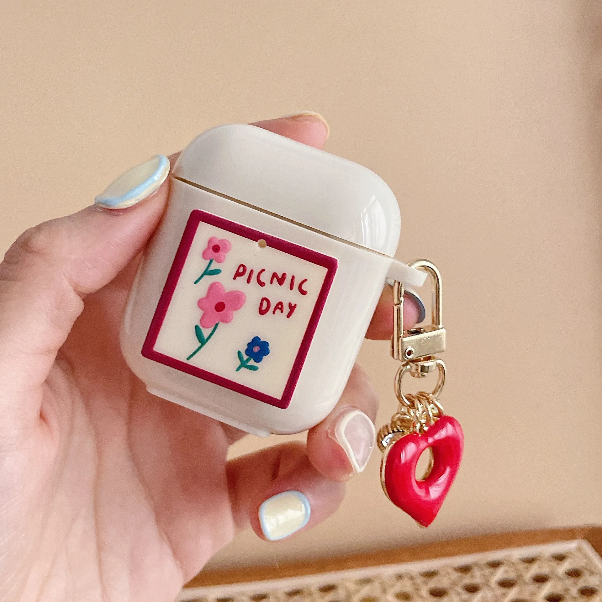 Red Frame Flower Heart Pendant Earphone Case For Airpods Case Wireless Bluetooth Headset Charging Box For Airpods Pro Case
Red Frame Flower Heart Pendant Earphone Case For Airpods Case Wireless Bluetooth Headset Charging Box For Airpods Pro Case