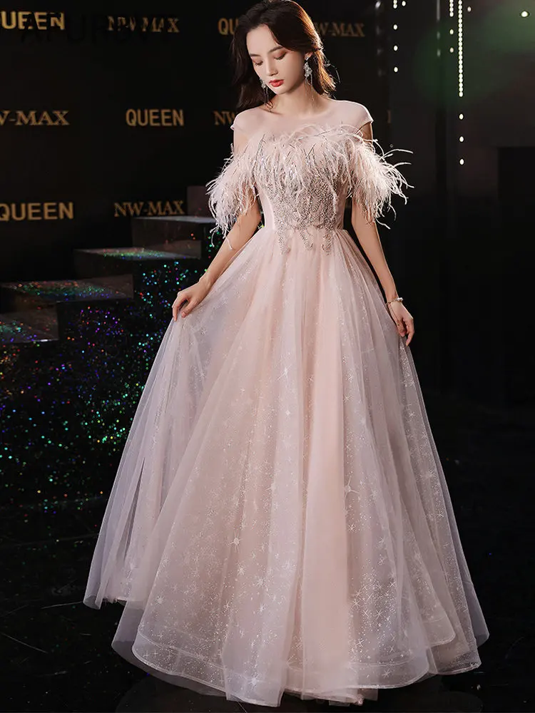 Elegant A-Line Wedding Dresses Strapless Feathe Maxi Evening Ball Gown Dress Boho Beach Pink Wedding Prom Gown Custom Size
Elegant A-Line Wedding Dresses Strapless Feathe Maxi Evening Ball Gown Dress Boho Beach Pink Wedding Prom Gown Custom Size